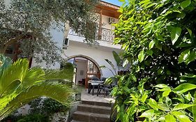 Magic Moon Guest House