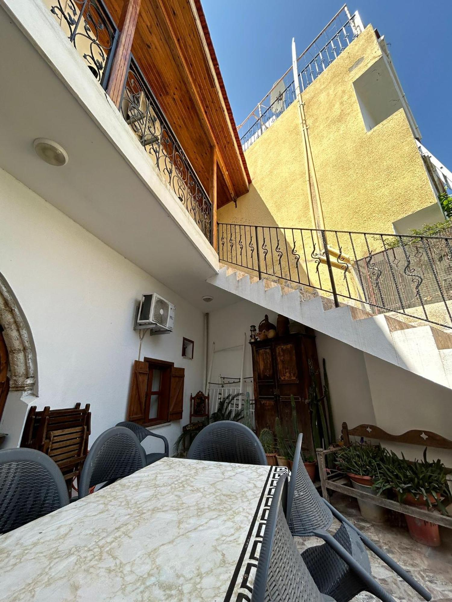 Magic Moon Guest House Фамагуста Экстерьер фото