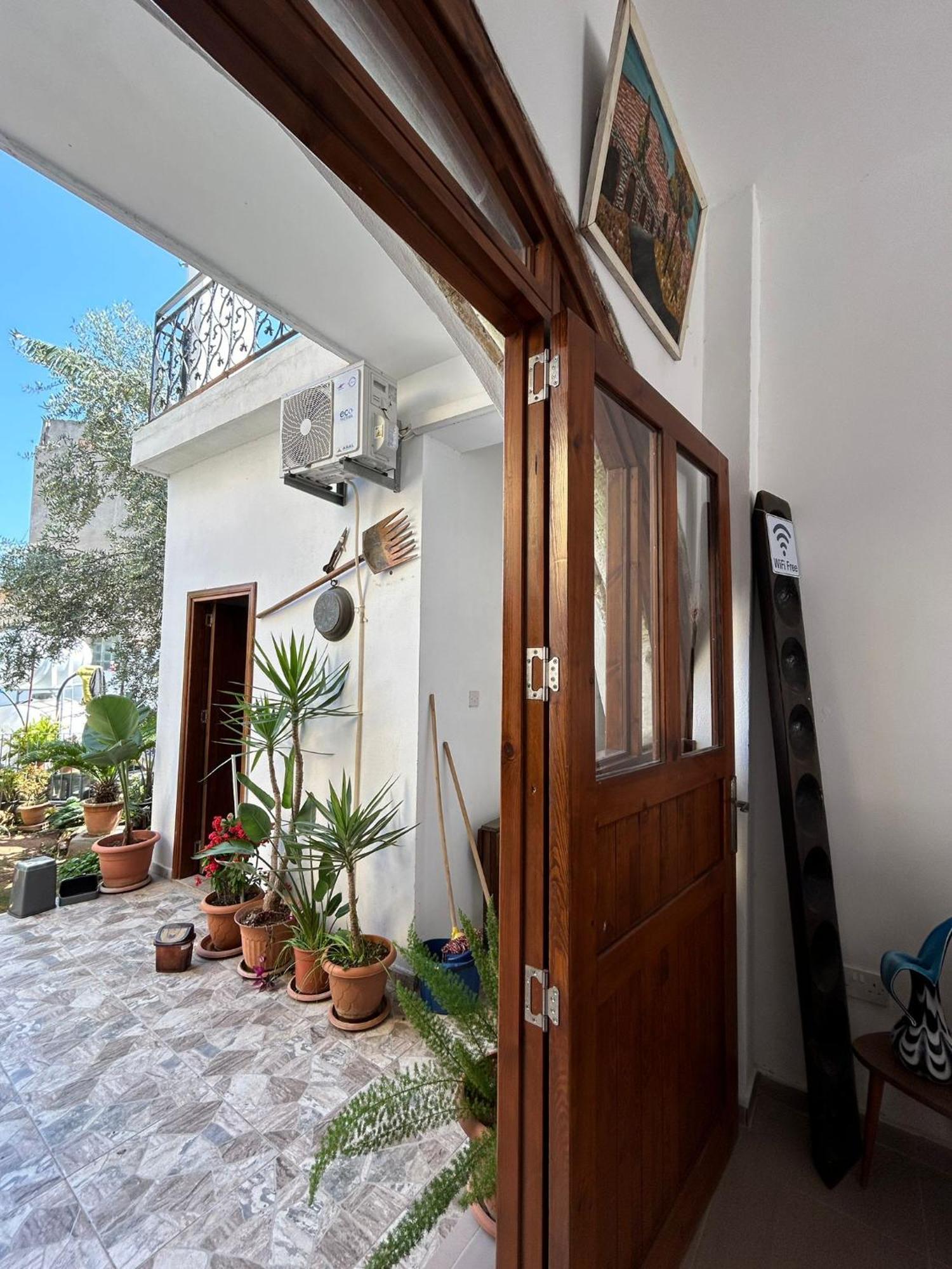 Magic Moon Guest House Фамагуста Экстерьер фото