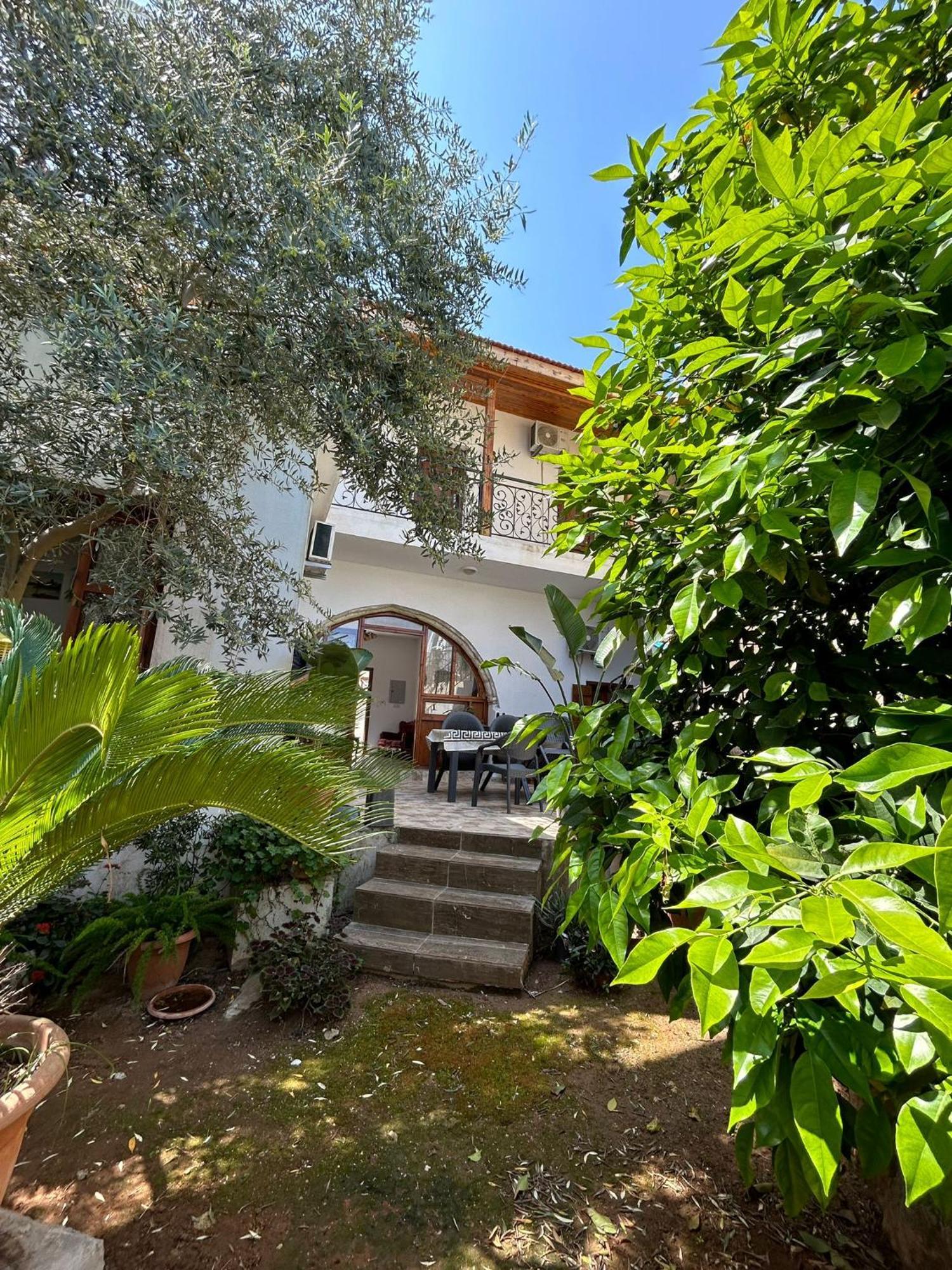 Magic Moon Guest House Фамагуста Экстерьер фото
