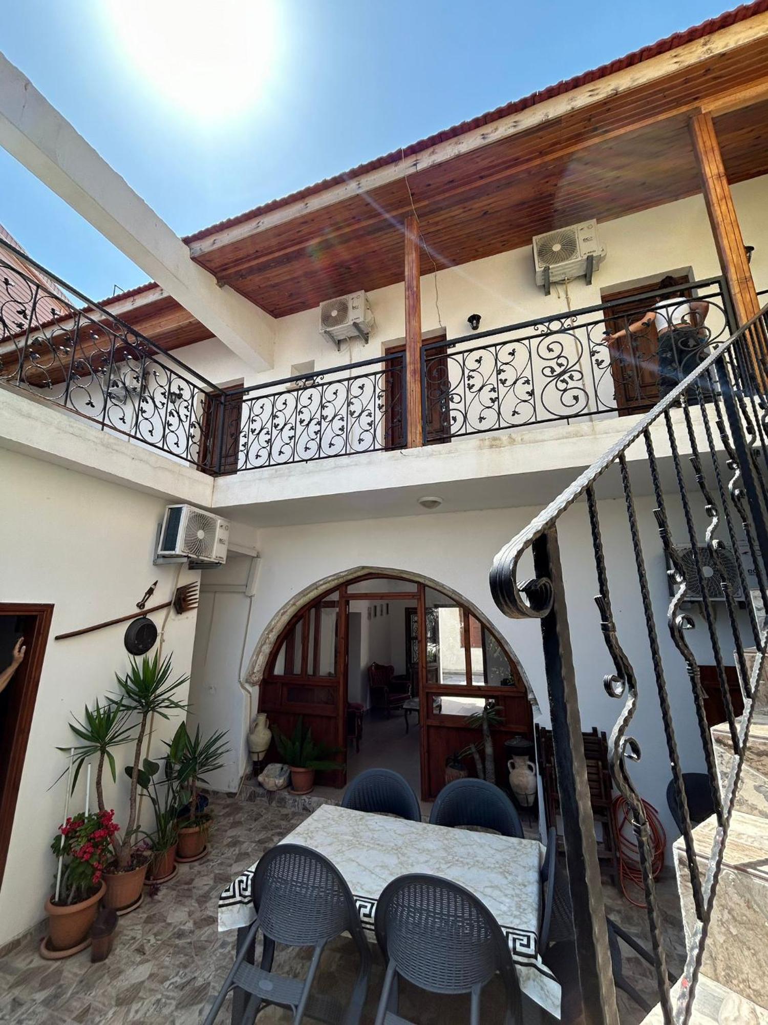 Magic Moon Guest House Фамагуста Экстерьер фото