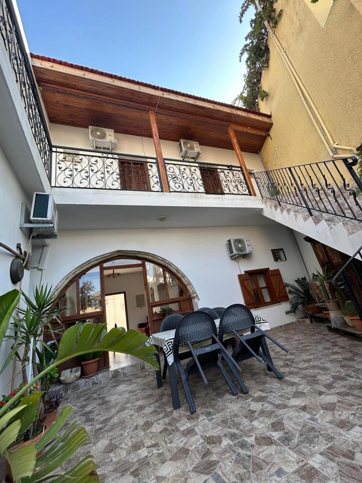 Magic Moon Guest House Фамагуста Экстерьер фото